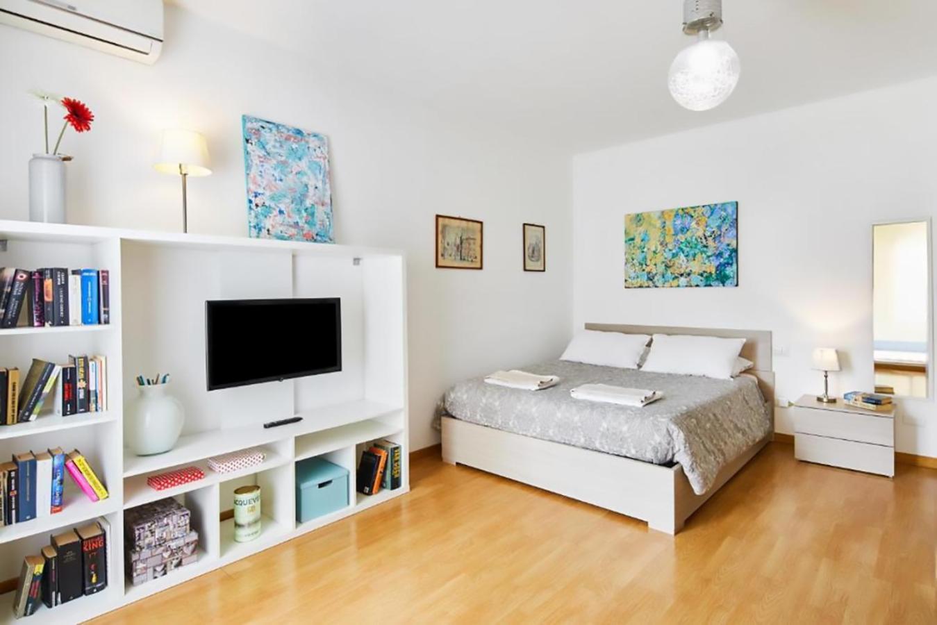 Апартаменты House Naviglio Grande 15 Minutes To Duomo Милан Экстерьер фото
